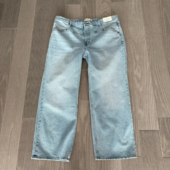 NWT Abercrombie Fitch The 90s High Rise Relaxed Jean Medium With Front Yoke 34 S - Picture 6 of 16